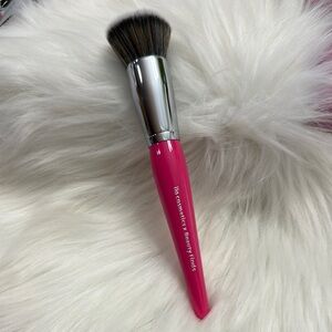 ilo Cosmetics Pink Makeup Brush